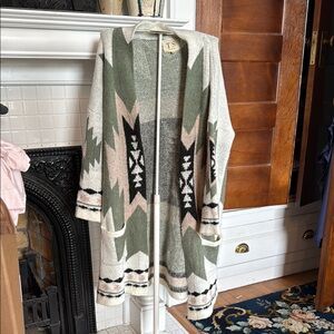 Twine and String Women's Green and Cream long‎ cardigan- worn about 5 times